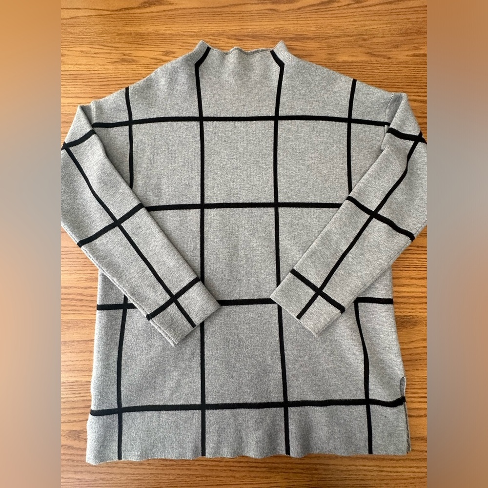 Max Studio gray turtleneck sweater with black stripes size medium